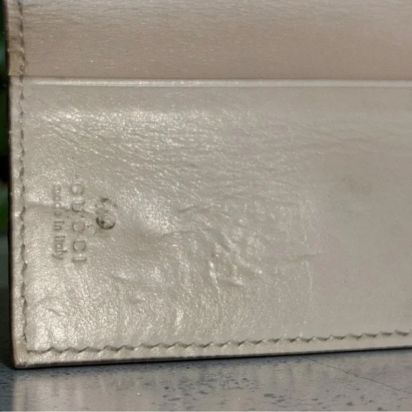 Gucci GG Embossed Leather Key Case - Picture 4 of 7